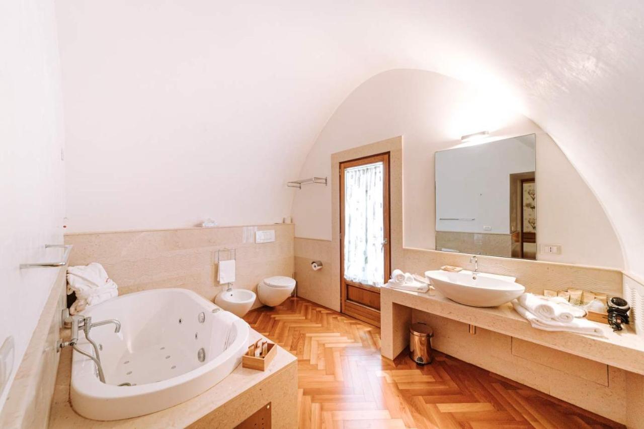 Santa Rosa Relais Hotel Noci Kültér fotó